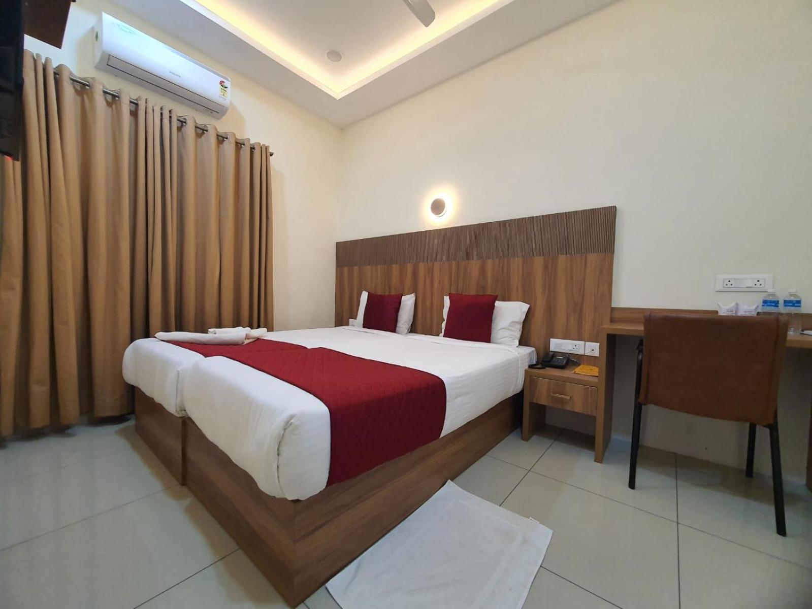 Hotel Deepakam Inn Palakkad Eksteriør bilde