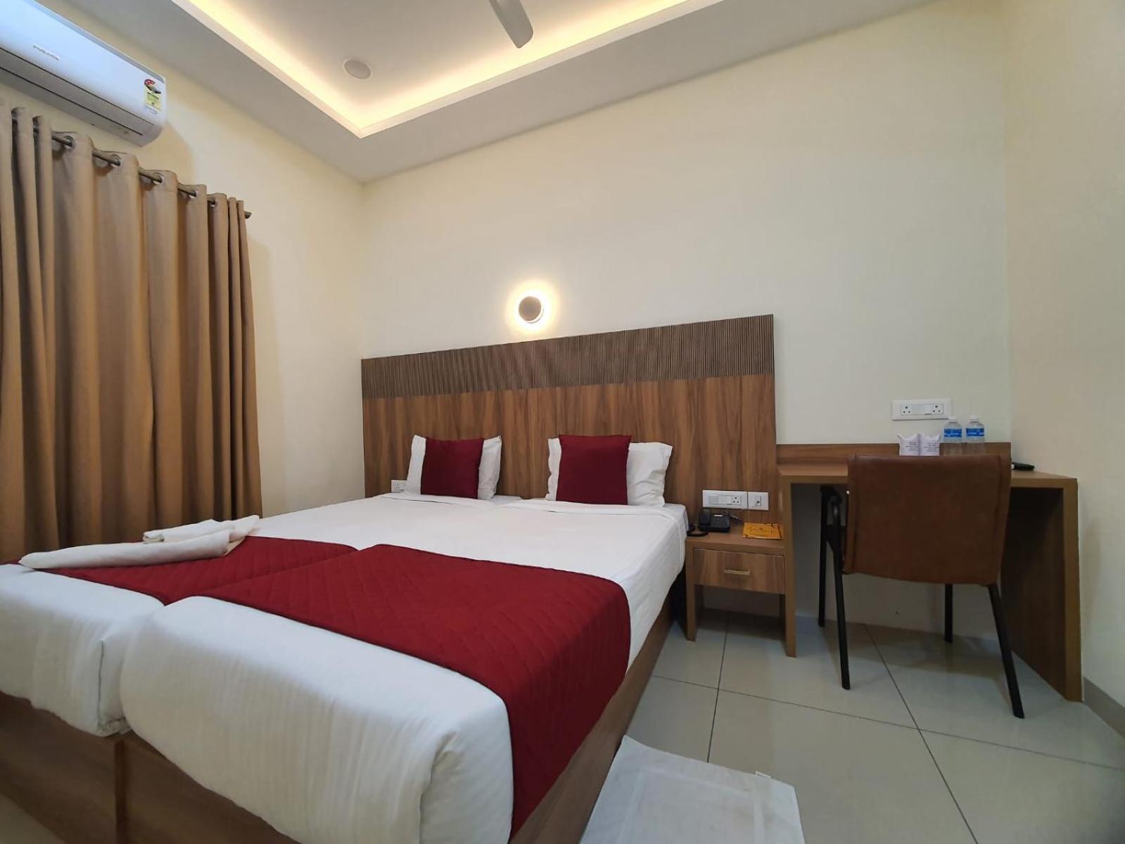 Hotel Deepakam Inn Palakkad Eksteriør bilde