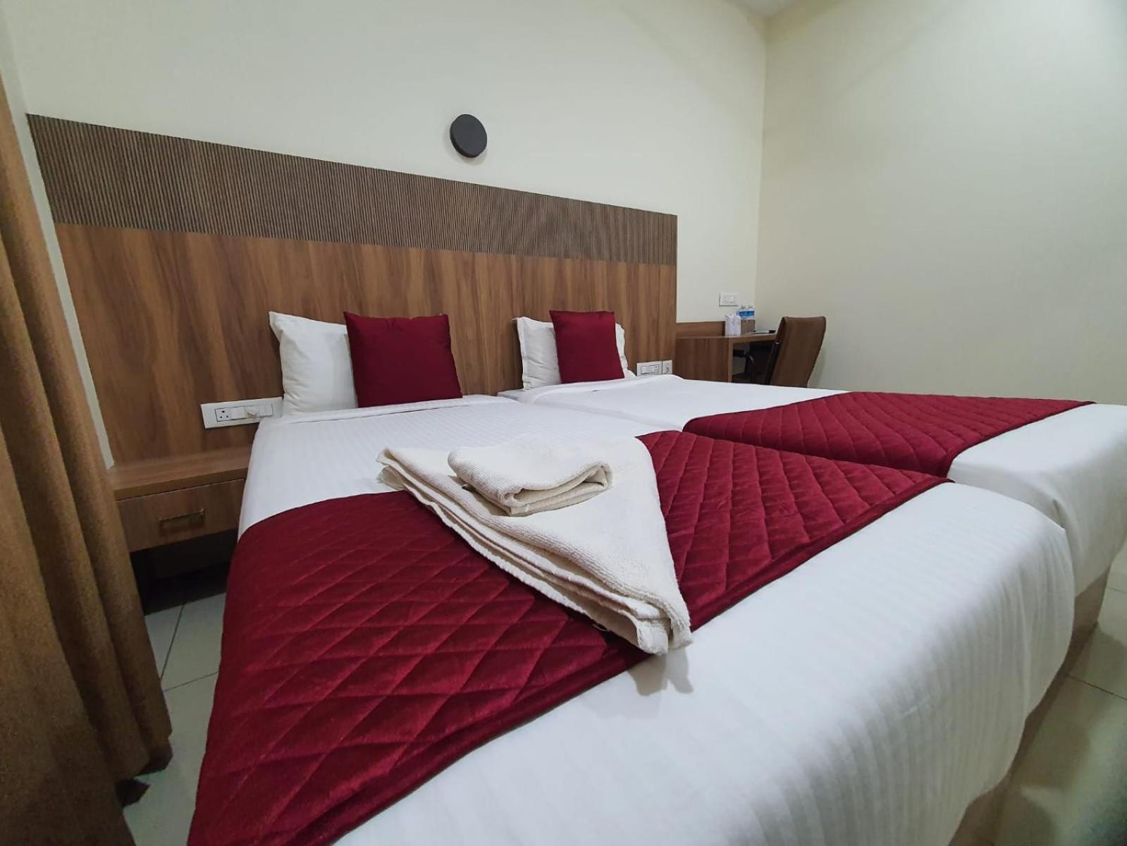 Hotel Deepakam Inn Palakkad Eksteriør bilde