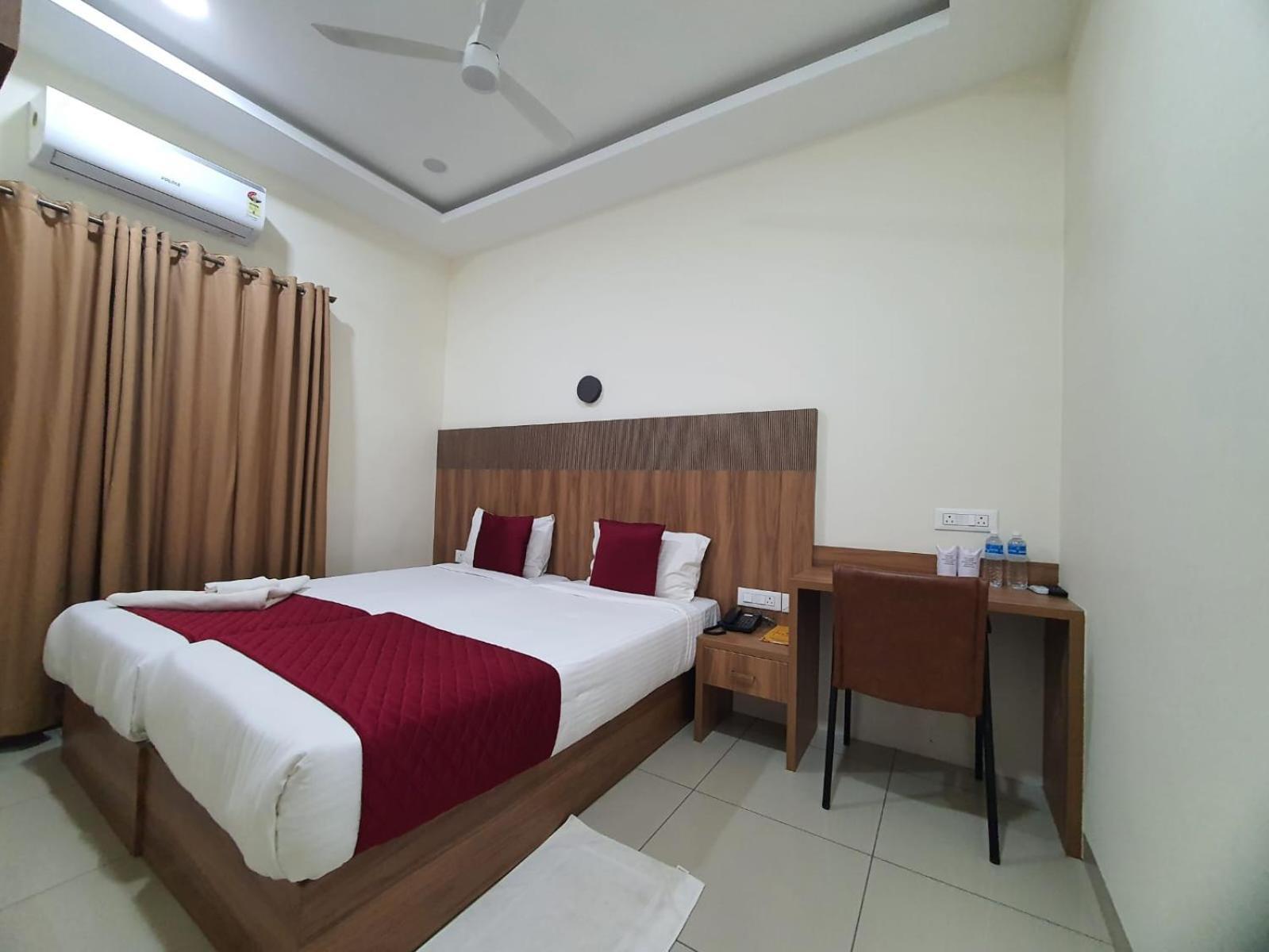Hotel Deepakam Inn Palakkad Eksteriør bilde