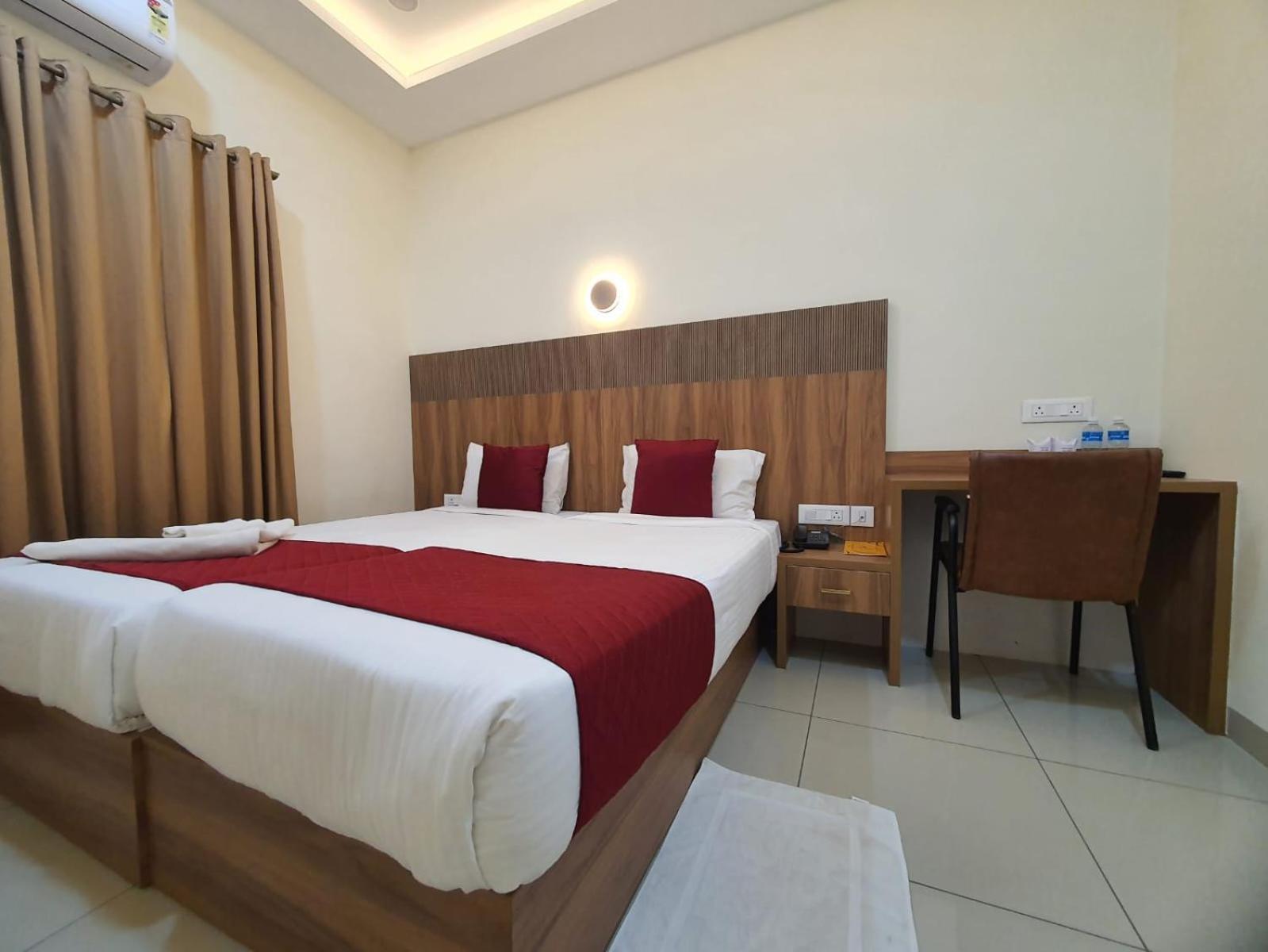 Hotel Deepakam Inn Palakkad Eksteriør bilde