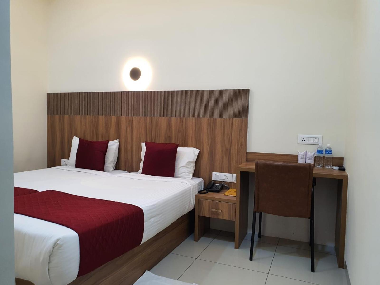 Hotel Deepakam Inn Palakkad Eksteriør bilde