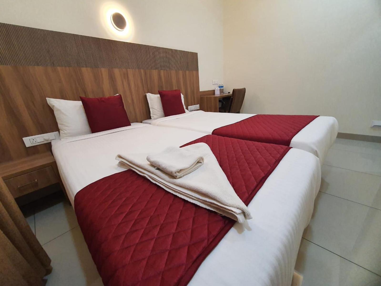 Hotel Deepakam Inn Palakkad Eksteriør bilde