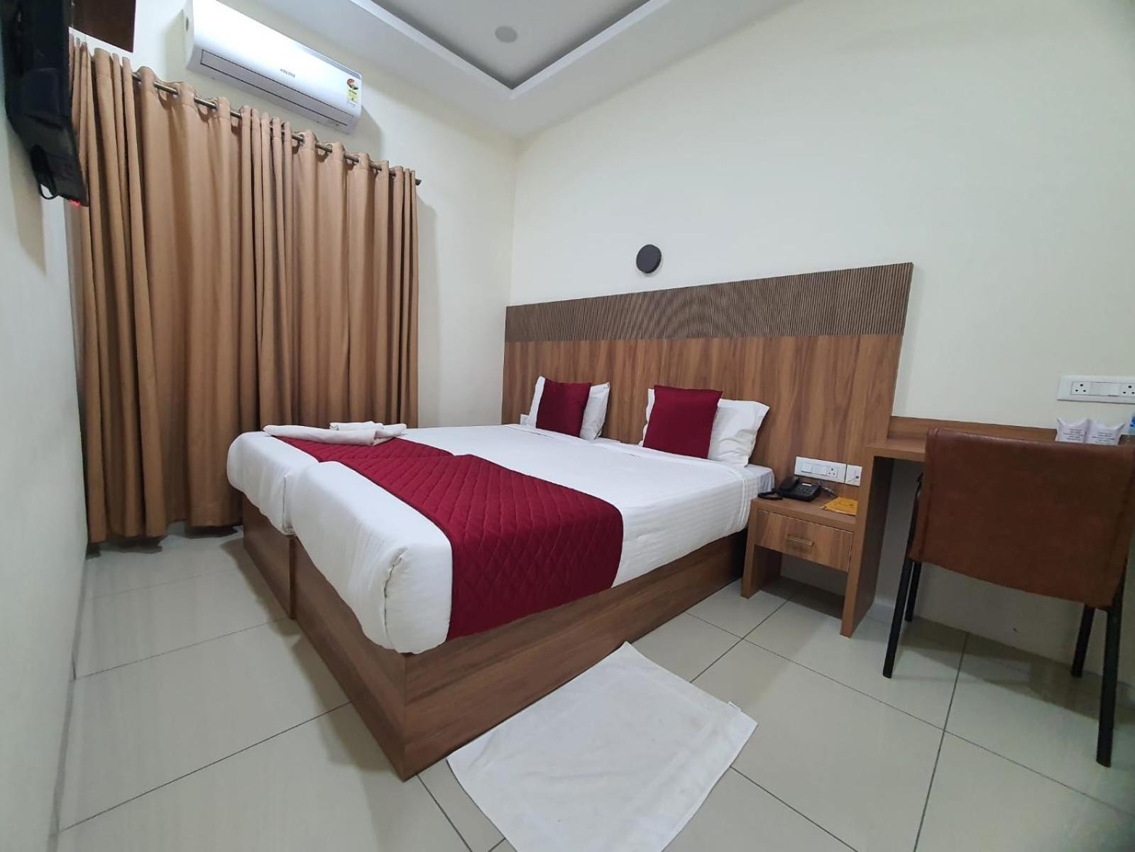 Hotel Deepakam Inn Palakkad Eksteriør bilde
