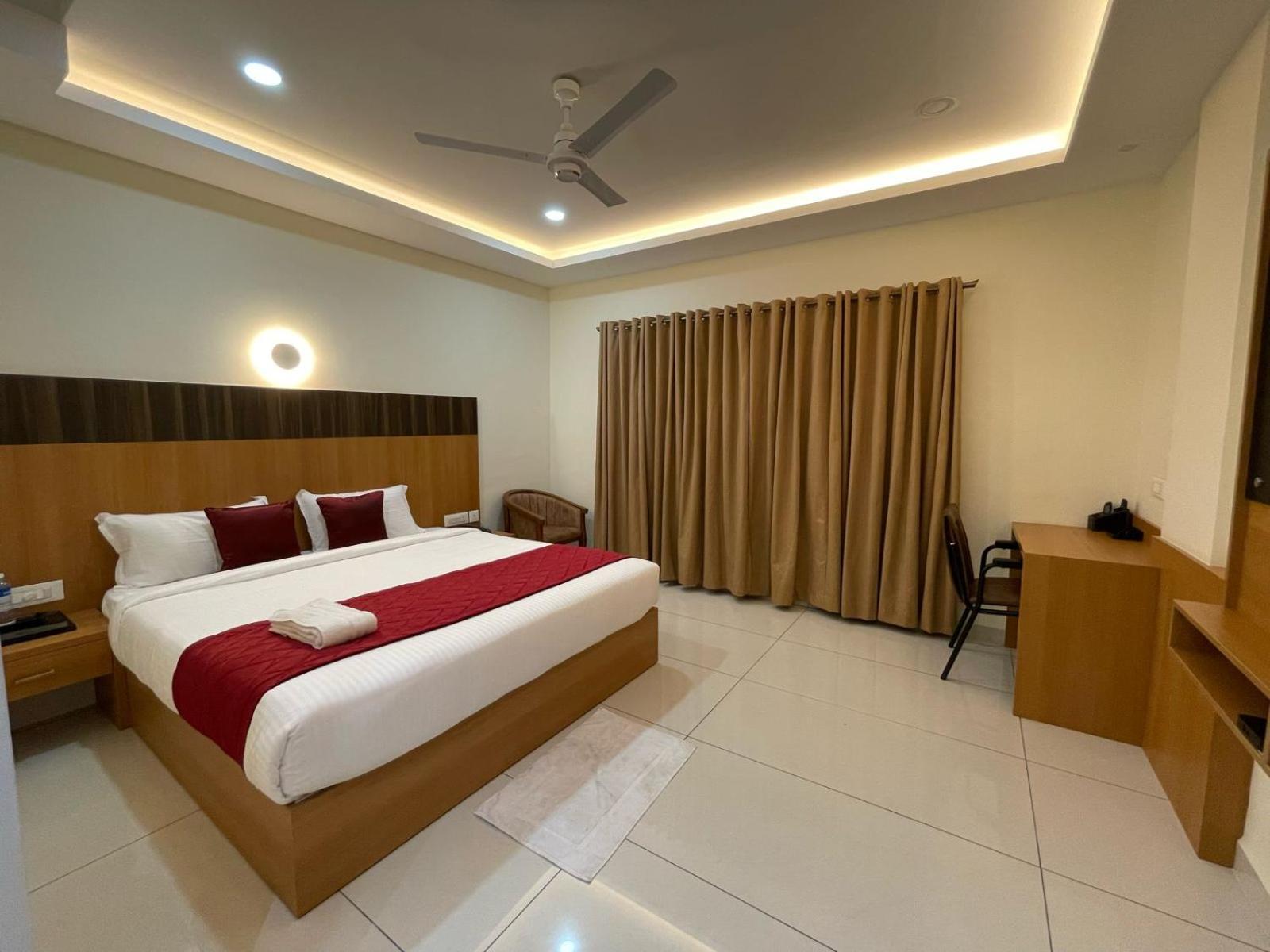 Hotel Deepakam Inn Palakkad Eksteriør bilde