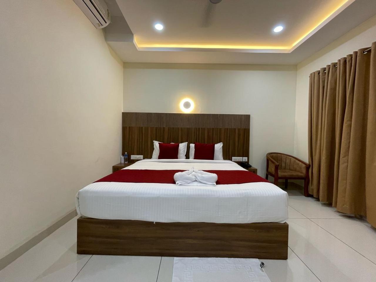 Hotel Deepakam Inn Palakkad Eksteriør bilde
